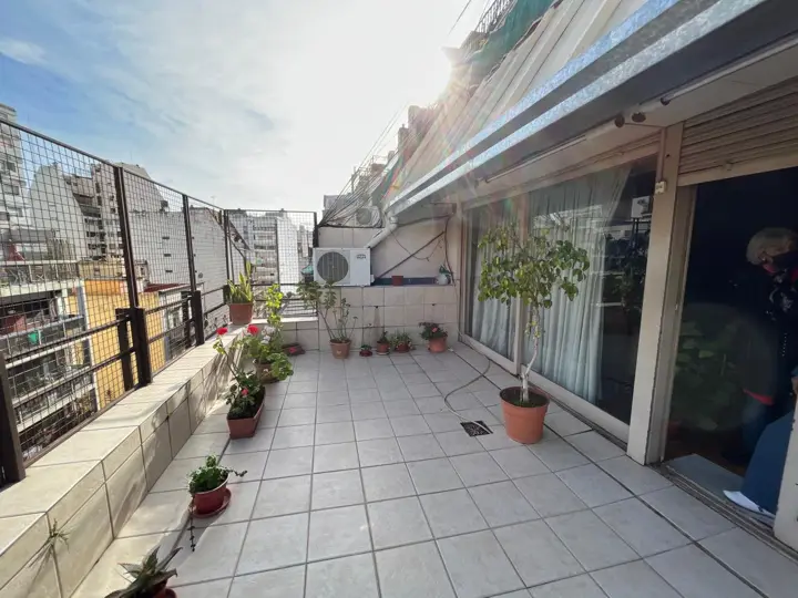 Departamento en Barrio Norte, Paso al 700
